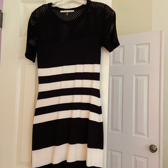 Black and white short sleeve cotton/rayon dress - Picture 1 of 2